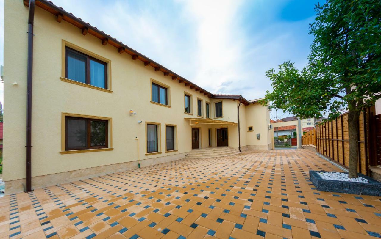 Casa Cu Nuc Alba Iulia Exterior foto