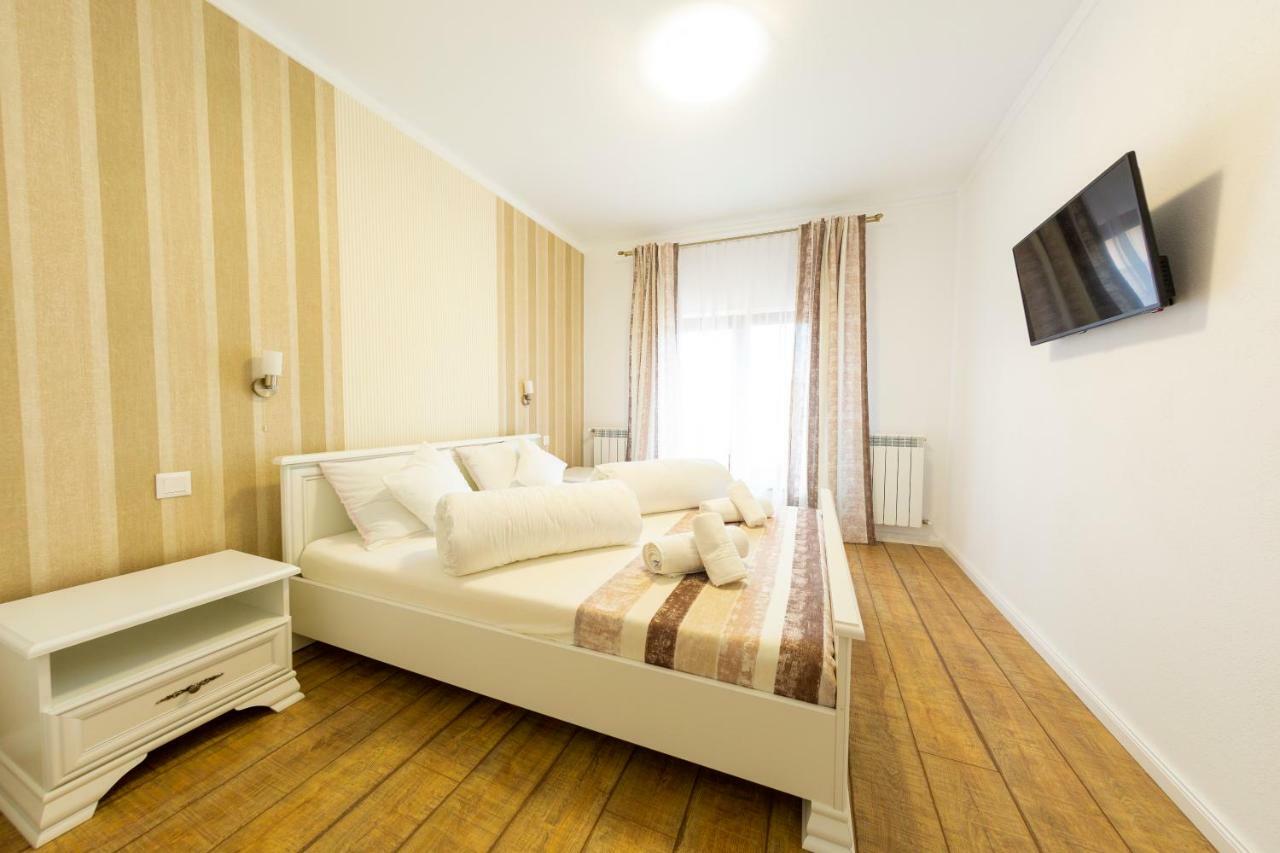 Casa Cu Nuc Alba Iulia Exterior foto