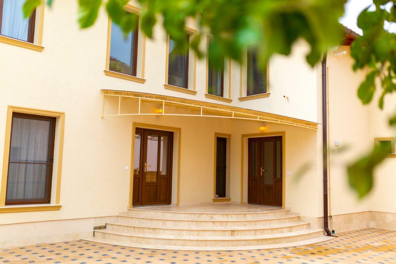 Casa Cu Nuc Alba Iulia Exterior foto
